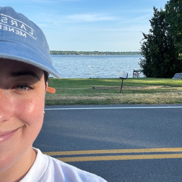 Meet your Posher, Alicia - Picture 1 of 1